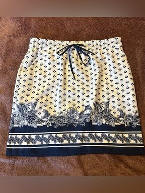 Ann Taylor white and Navy paisley floral tie waist Skirt